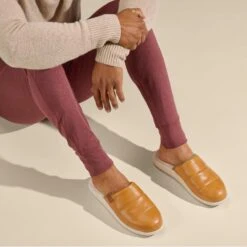 OluKai Mua 'Ili - Golden Sand / Bone 12 OluKai Mua 'Ili - Golden Sand / Bone -OluKai Sandal Store 10502 GS19 102 M MUA ILI GoldenSandBone