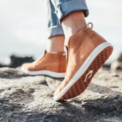 OluKai Hawai‘iloa Manu Hope - Fox / Off White -OluKai Sandal Store 20397 FX18 W 102 HawaiiloaManuHope FoxOfw