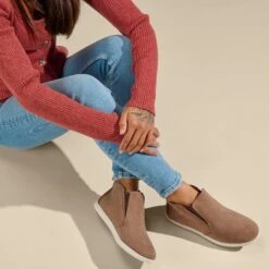 OluKai Hawai‘iloa Manu Hope - Taupe Grey / Off White -OluKai Sandal Store 20397 TG18 102 W HAWAI ILOAMANUHOPE TaupeGreyOffWhite