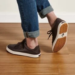 OluKai Pehuea Lī ‘Ili - Dark Java -OluKai Sandal Store 20433 4848 102 W PehueaLi ili DkjDkj Web Opt