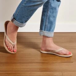 OluKai Honu - Tapa / Golden Sand -OluKai Sandal Store 20436 20GS 102 W Honu TapGlds Web Opt