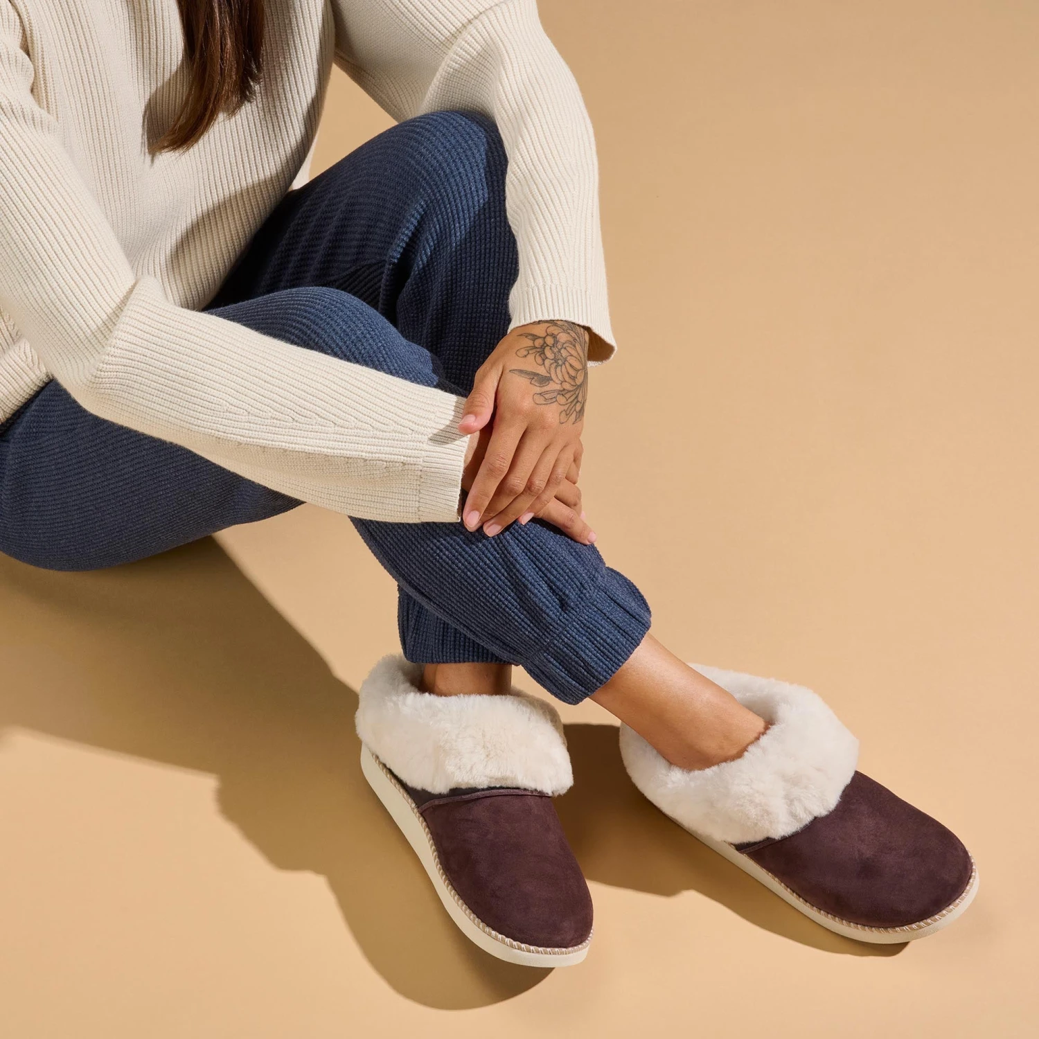 OluKai Ku‘i - Dark Oak / Bone 6 OluKai Ku‘i - Dark Oak / Bone - Image 4