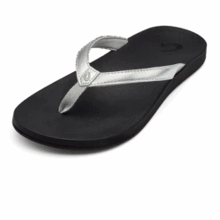 OluKai Puawe - Silver / Black 9 OluKai Puawe - Silver / Black -OluKai Sandal Store 20498 2K40 AMZ W Puawe SilBlk